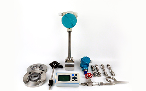 渦街流量計 卡裝 (2).JPG 渦街流量計 卡裝 (2).JPG